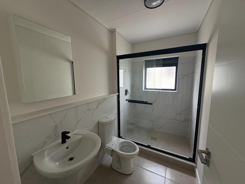 To Let 1 Bedroom Property for Rent in Richwood Western Cape